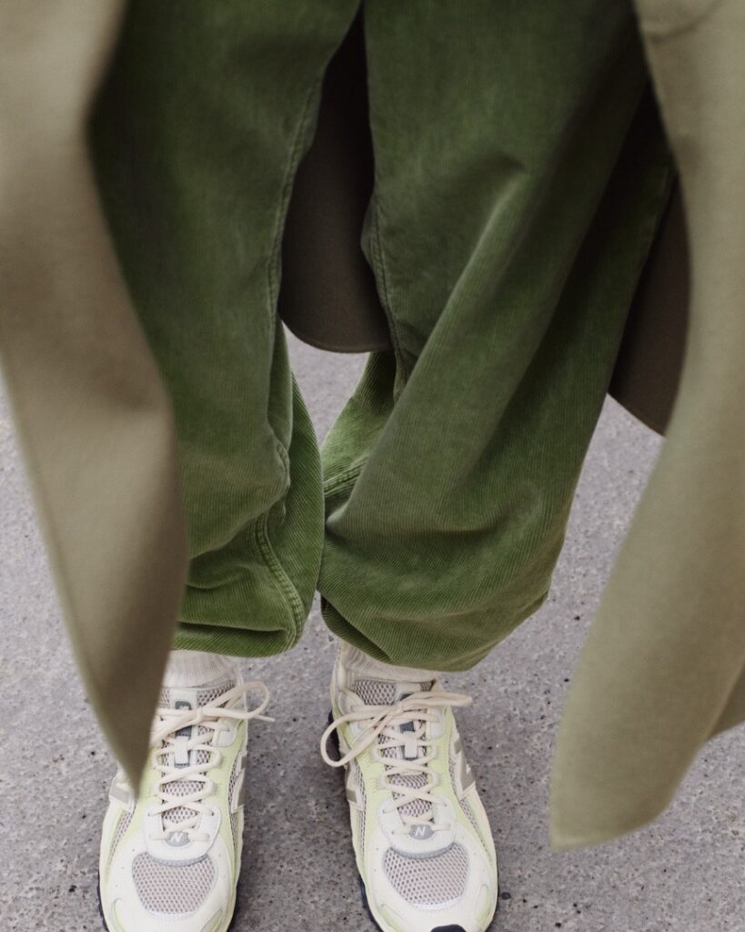 AURALEE × New Balance 204L