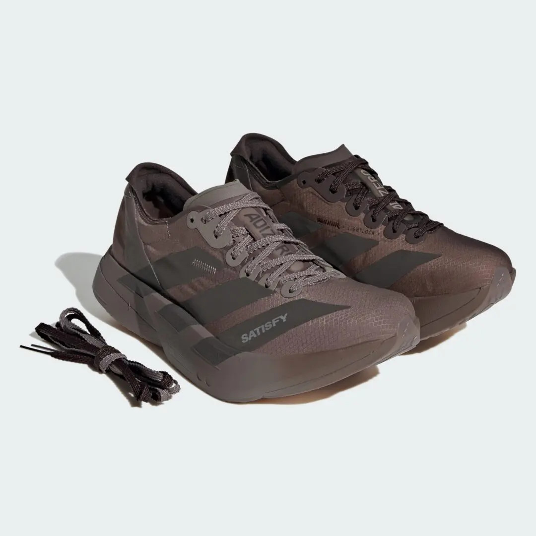 adidas × SATISFY「ADIZERO ADIOS PRO 4 SATISFY」ブラウン