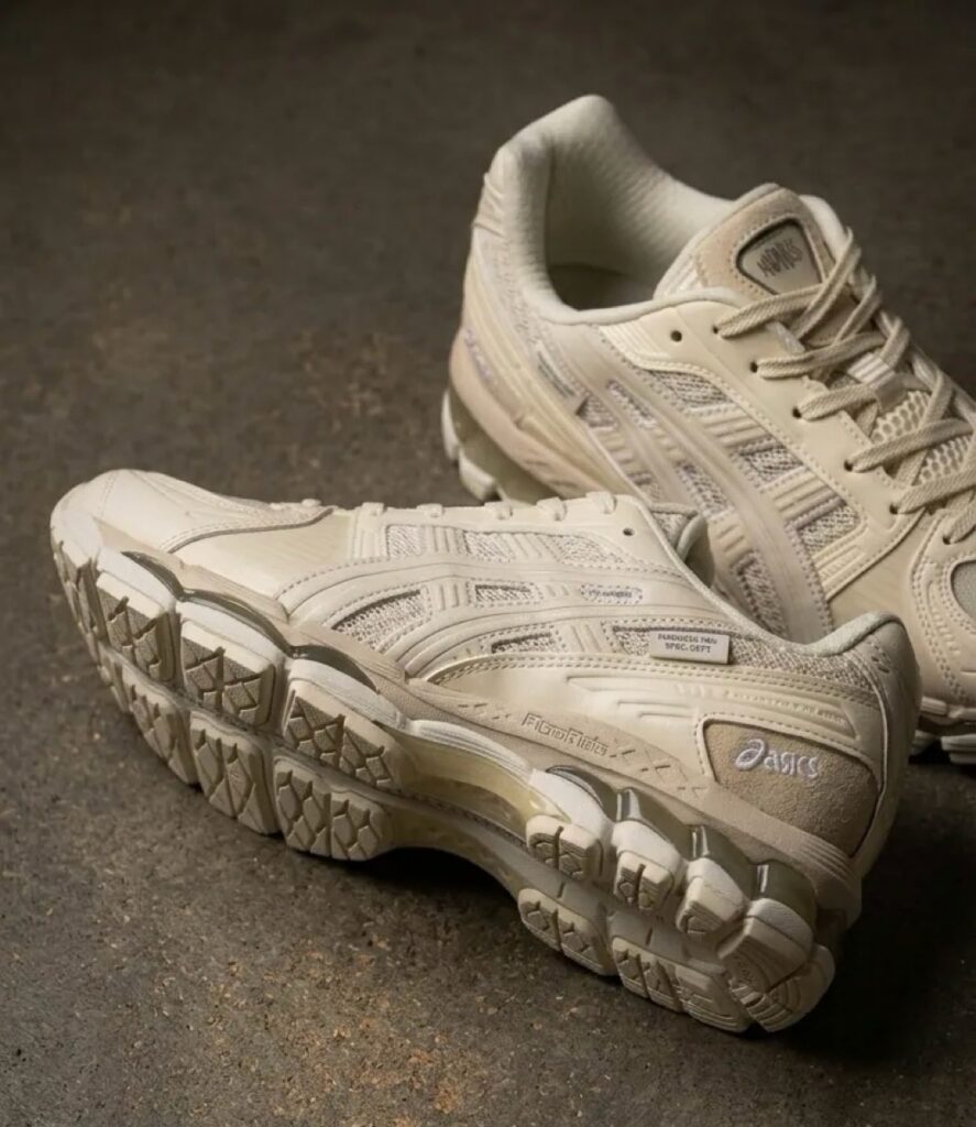 INVINCIBLE_MADNESS_ASICS_GEL-KAYANO