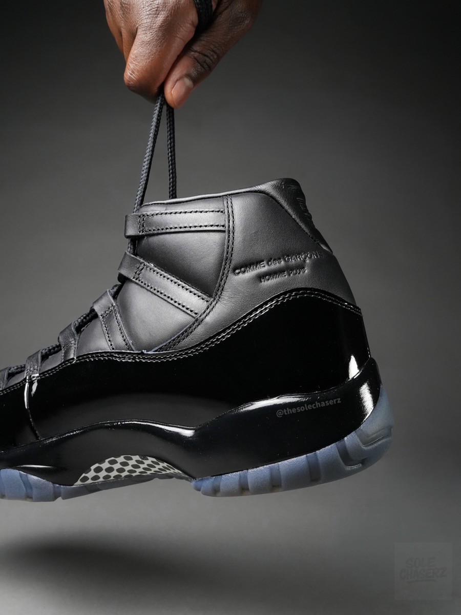 COMME des GARÇONS HOMME PLUS × Air Jordan 11 ブラック 斜め前からのディテール