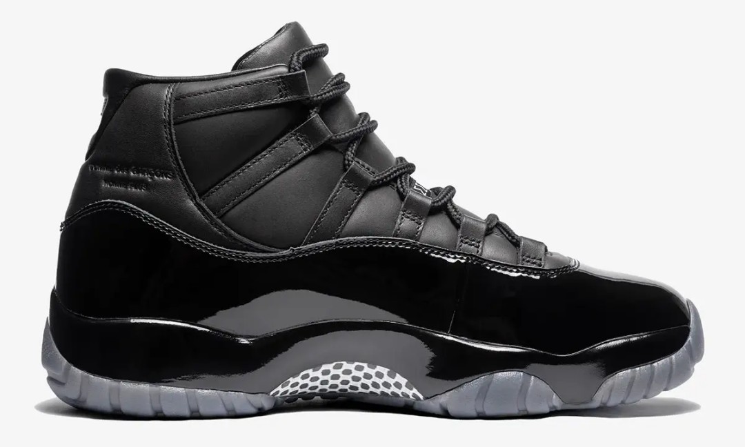 COMME des GARÇONS HOMME PLUS × Air Jordan 11 ブラック インステップ側のサイドビュー