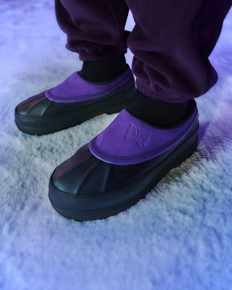 NEEDLES × SOREL Ambler Waterproof 足元の着用イメージ